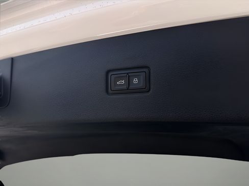 Used 2023 Audi Q8 Premium Plus AWD/4WD image 27