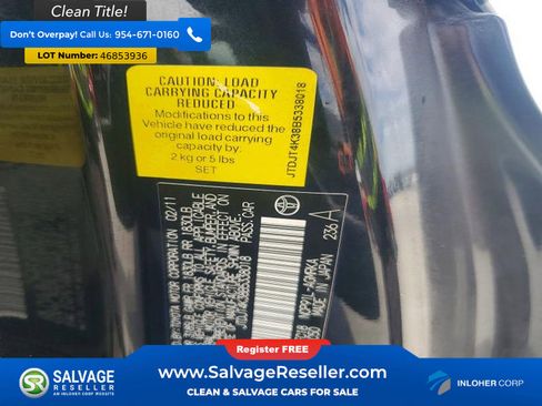 Used 2011 Toyota Yaris Hatchback w/ Convenience Pkg image 16