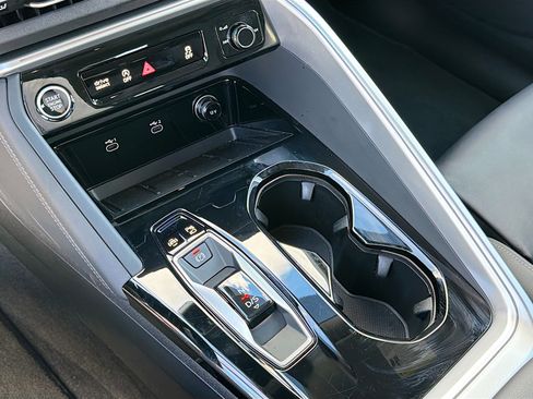 Certified 2025 Audi Q5 Prestige image 28