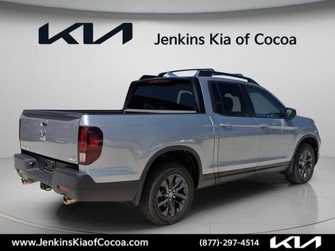 Used 2023 Honda Ridgeline Sport image 3