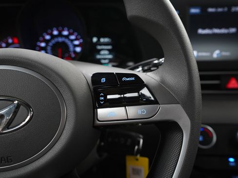 Certified 2023 Hyundai Elantra SE FWD image 23