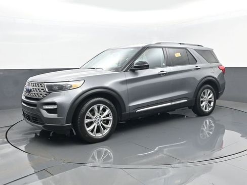 Used 2023 Ford Explorer Limited image 1