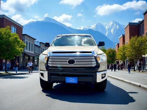 Used 2017 Toyota Tundra SR5 w/ SR5 Upgrade Package image 8