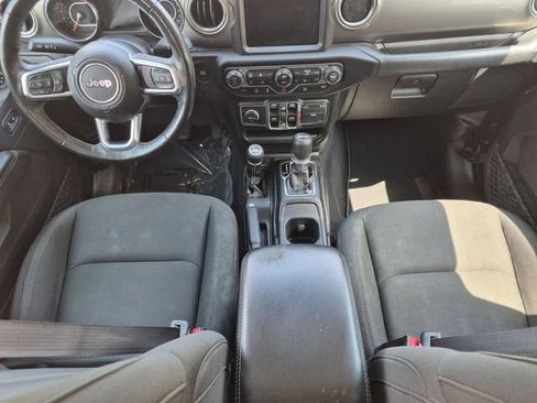 Used 2019 Jeep Wrangler Unlimited Sahara AWD/4WD image 27