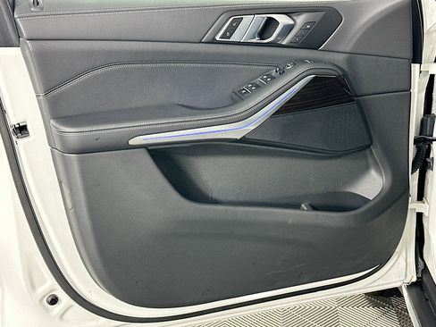 Used 2025 BMW X5 xDrive40i w/ Parking Assistance Package image 19
