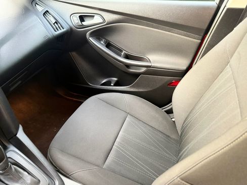 Used 2015 Ford Focus SE w/ SE Sport Package image 7