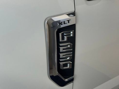 Used 2018 Ford F250 XLT w/ Camper Package AWD/4WD image 35