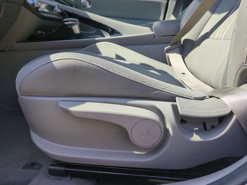 Used 2025 Hyundai Elantra SEL FWD image 14