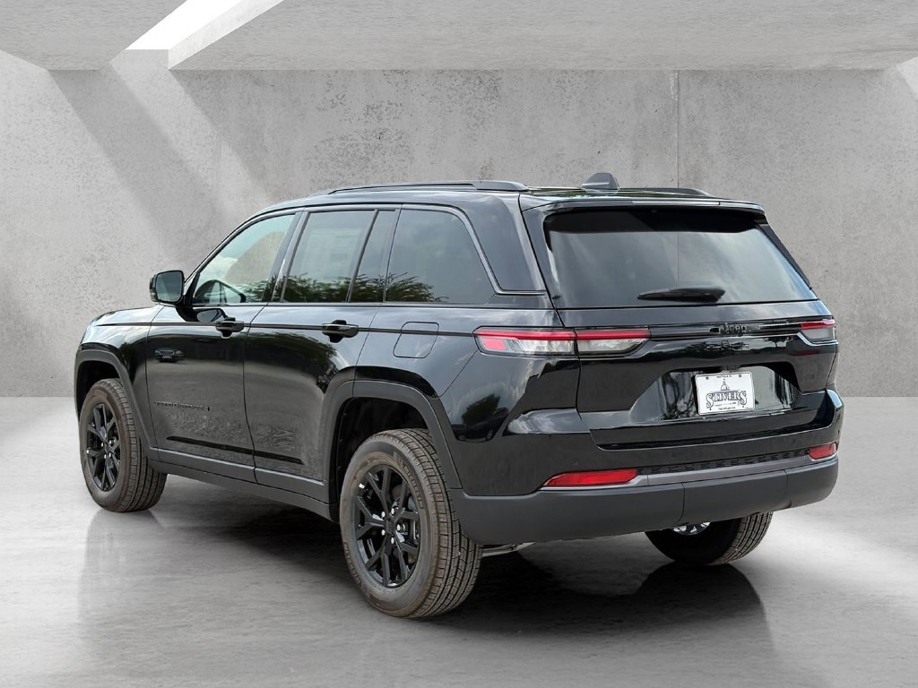 New 2026 Jeep Grand Cherokee Altitude RWD image 7