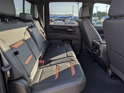 Used 2024 GMC Sierra 2500 AT4 w/ AT4 Premium Plus Package AWD/4WD image 32