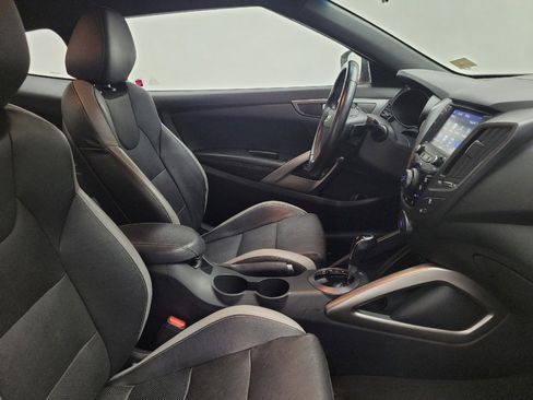 Used 2017 Hyundai Veloster Turbo FWD image 21