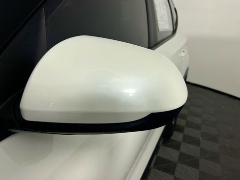 Certified 2022 Kia Seltos LX image 12