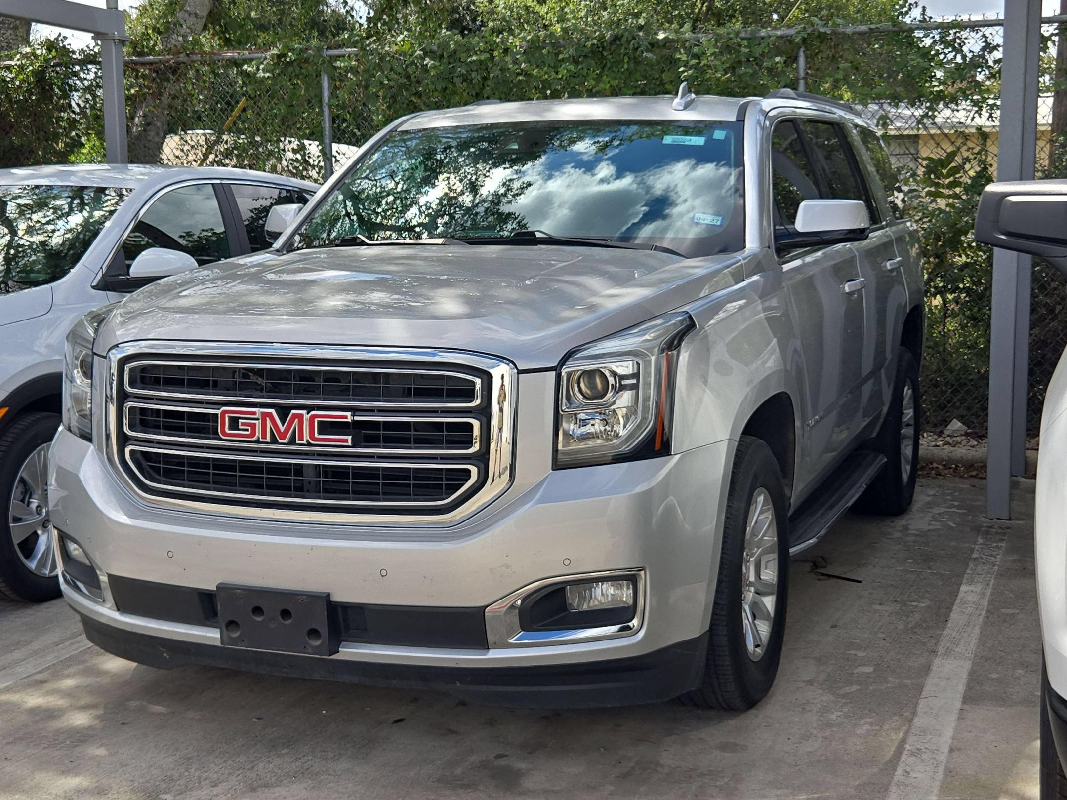 Used 2020 GMC Yukon SLT w/ Open Road Package RWD image 3