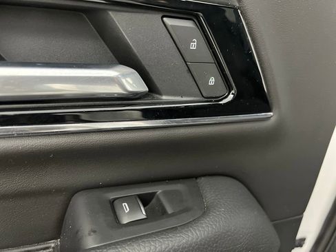 Used 2025 GMC Yukon Denali image 17