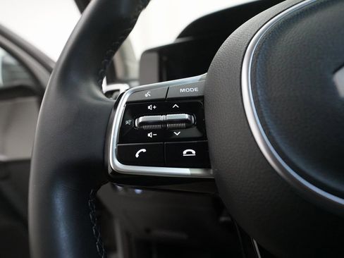 Certified 2023 Kia Sorento SX image 18