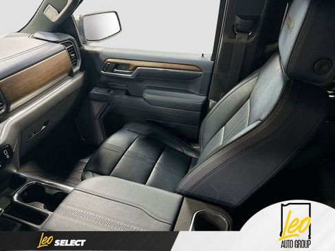 Used 2024 Chevrolet Silverado 1500 High Country w/ High Country Premium Package AWD/4WD image 25