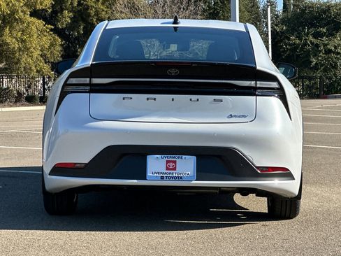 New 2026 Toyota Prius SE image 5