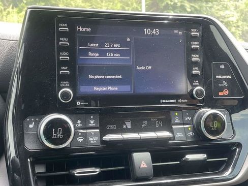 Used 2020 Toyota Highlander XLE FWD image 26