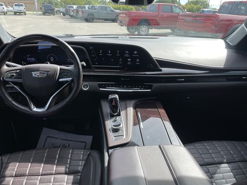 Used 2023 Cadillac Escalade Premium Luxury Platinum w/ LPO, Floor Liner Package AWD/4WD image 29