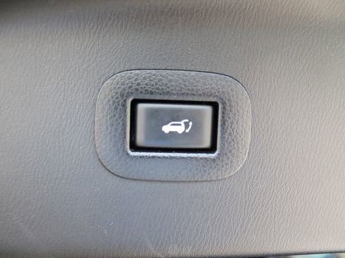 Used 2017 Nissan Armada Platinum w/ Captain Seat Package AWD/4WD image 39