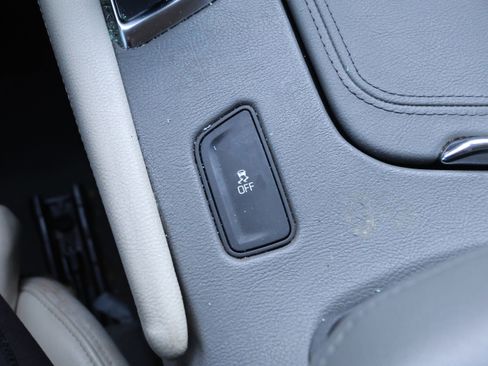 Used 2017 Cadillac XT5 Luxury w/ Driver Awareness Package image 29