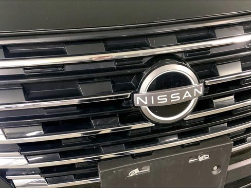 Used 2025 Nissan Rogue SV image 28