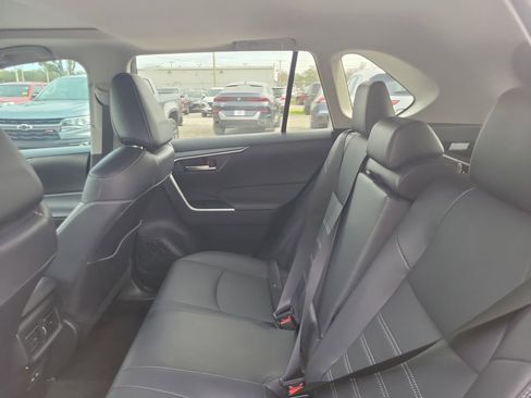 Used 2023 Toyota RAV4 XLE Premium image 9