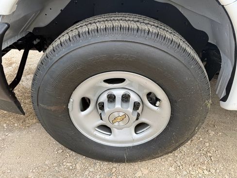 New 2025 Chevrolet Express 2500 w/ Driver Convenience Package image 30