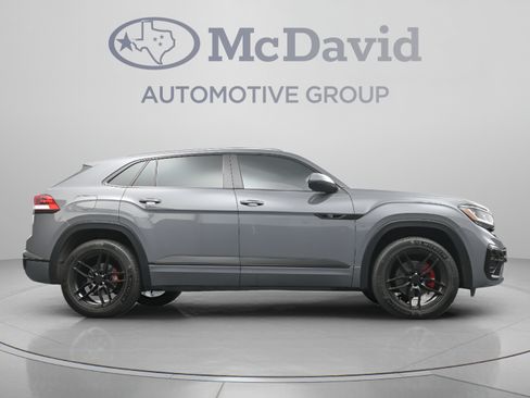 Used 2020 Volkswagen Atlas Cross Sport SEL R-Line FWD image 32