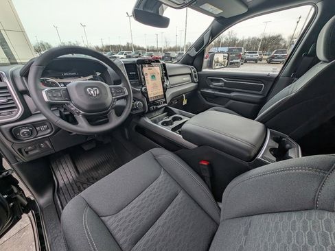 New 2026 RAM 1500 4x4 Crew Cab image 2