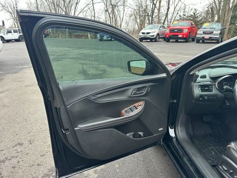 Used 2015 Chevrolet Impala LT image 8
