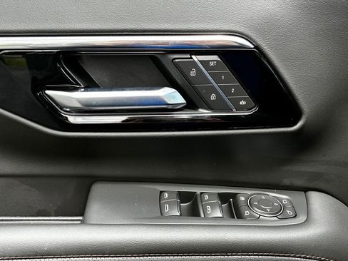 New 2026 Chevrolet Suburban High Country AWD/4WD image 4