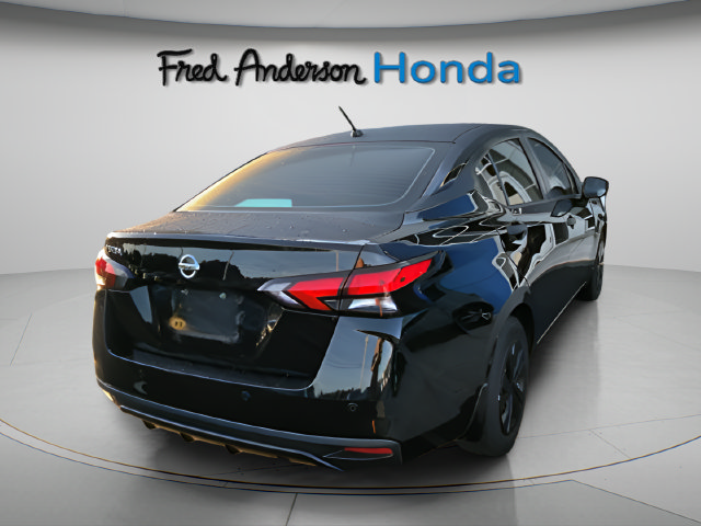 Used 2020 Nissan Versa S FWD image 3