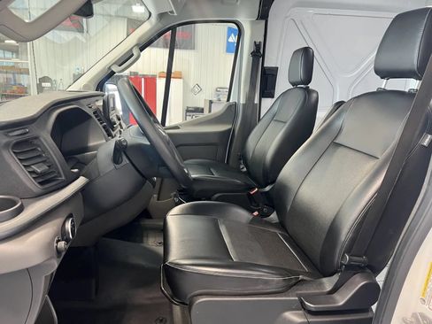 Used 2025 Ford Transit 250 148 Medium Roof RWD image 12