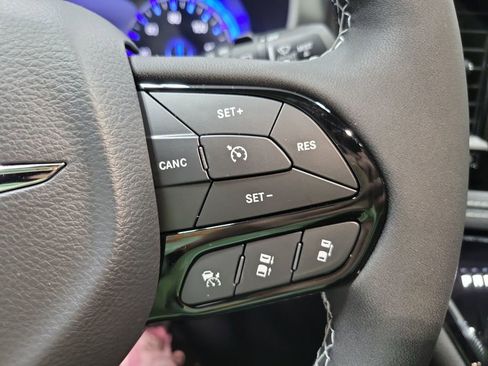 New 2026 Chrysler Pacifica Select w/ S Appearance Package image 15