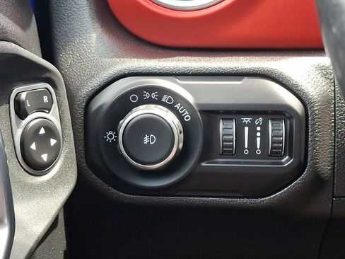 Used 2019 Jeep Wrangler Unlimited Rubicon AWD/4WD image 23