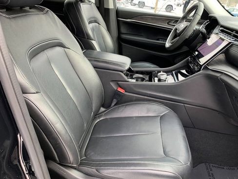 Certified 2023 Jeep Grand Cherokee Limited image 12