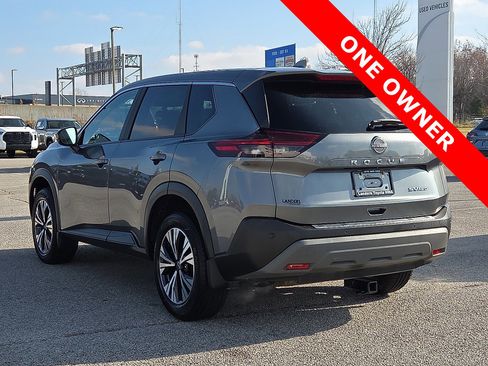 Used 2023 Nissan Rogue SV image 4