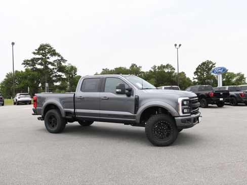 New 2026 Ford F250 Lariat w/ Black Appearance Package AWD/4WD image 2