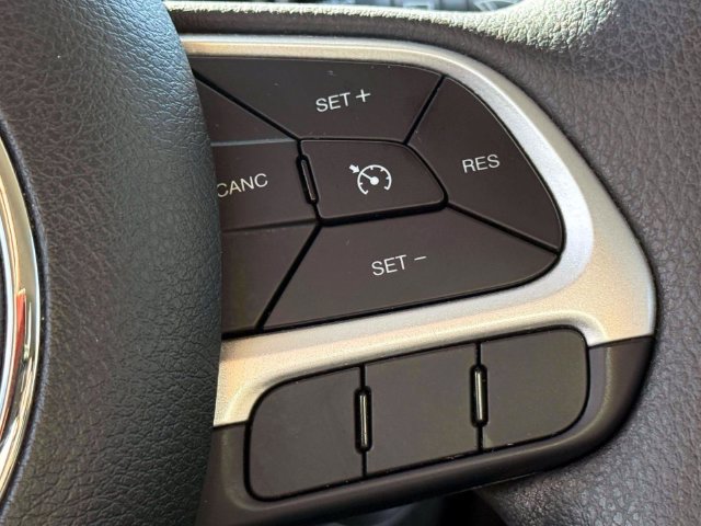 Certified 2023 Jeep Renegade Latitude AWD/4WD image 21