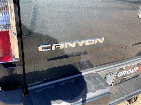 Used 2017 GMC Canyon Denali image 29
