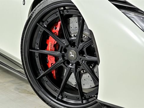 Used 2020 Ferrari F8 Tributo RWD image 3