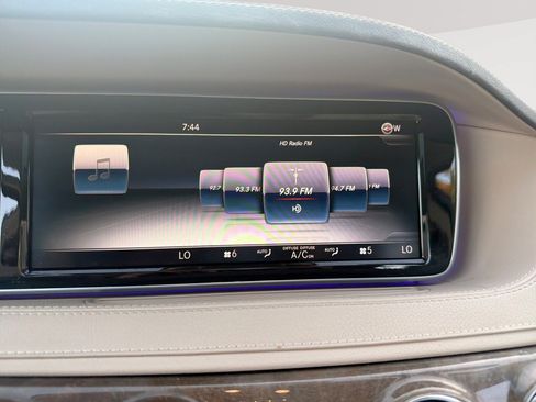 Used 2015 Mercedes-Benz S 550 Sedan w/ Premium 1 Package image 12