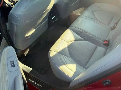 Used 2020 Toyota Avalon Limited w/ Advanced Safety Package FWD image 3