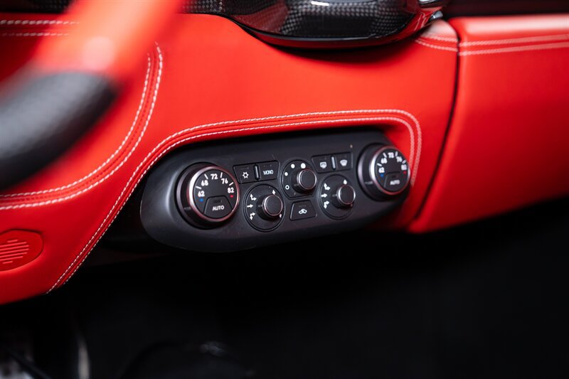 Used 2015 Ferrari 458 Italia Coupe RWD image 17