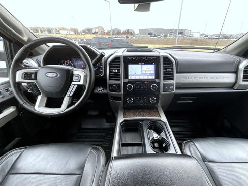 Used 2019 Ford F250 Lariat w/ Lariat Ultimate Package image 13