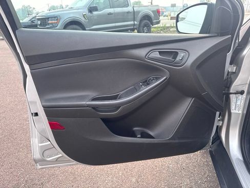 Used 2016 Ford Focus S FWD image 9