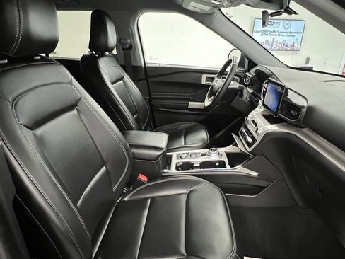 Used 2024 Ford Explorer XLT w/ Equipment Group 202A image 59
