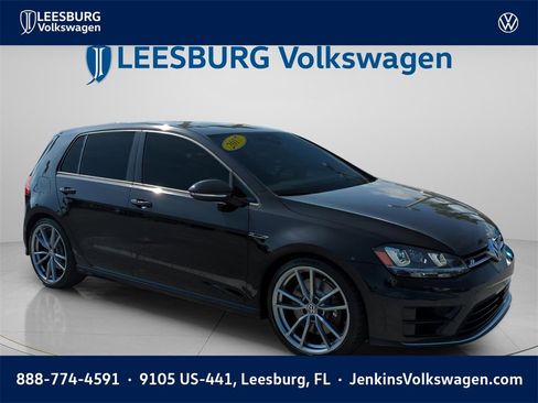 Used 2017 Volkswagen Golf R 4-Door image 1