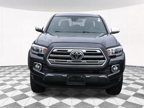 Used 2019 Toyota Tacoma Limited image 12
